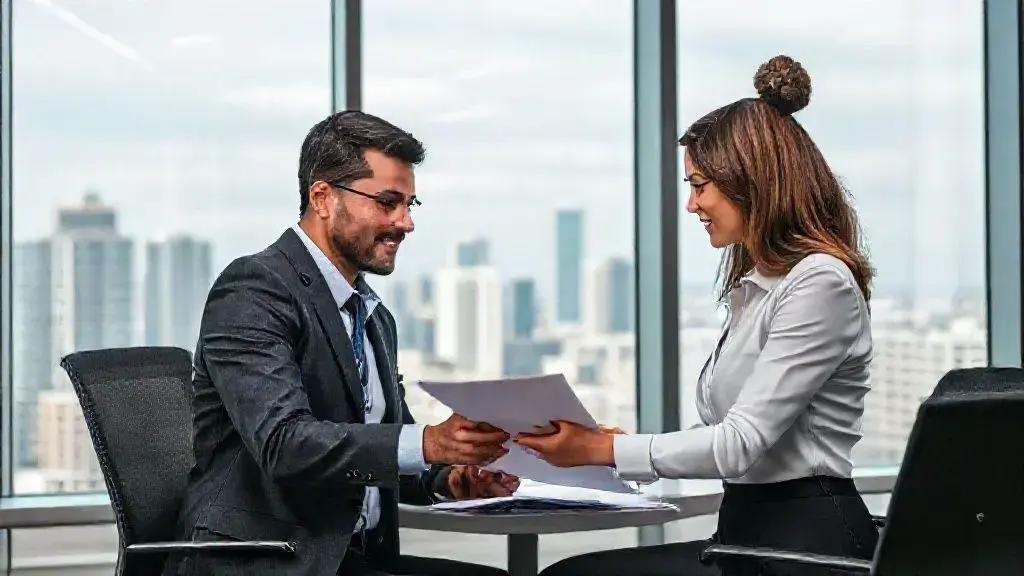 Como a mesma localidade e o mesmo empregador influenciam na equiparação